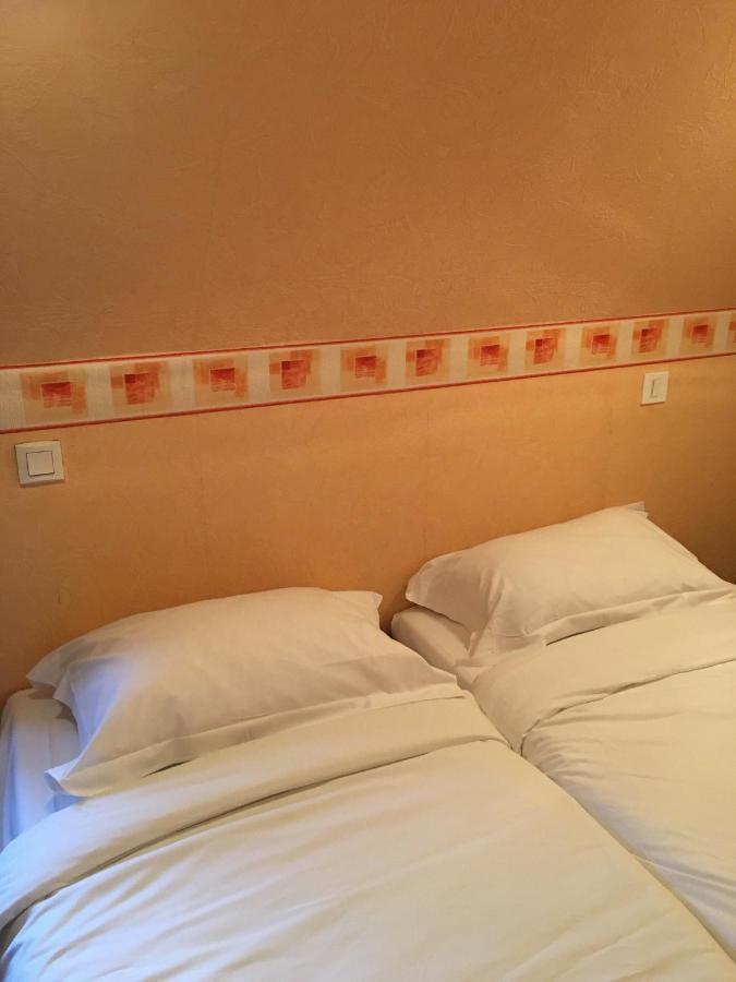 Hotel Le Grillon Pontorson Exterior foto